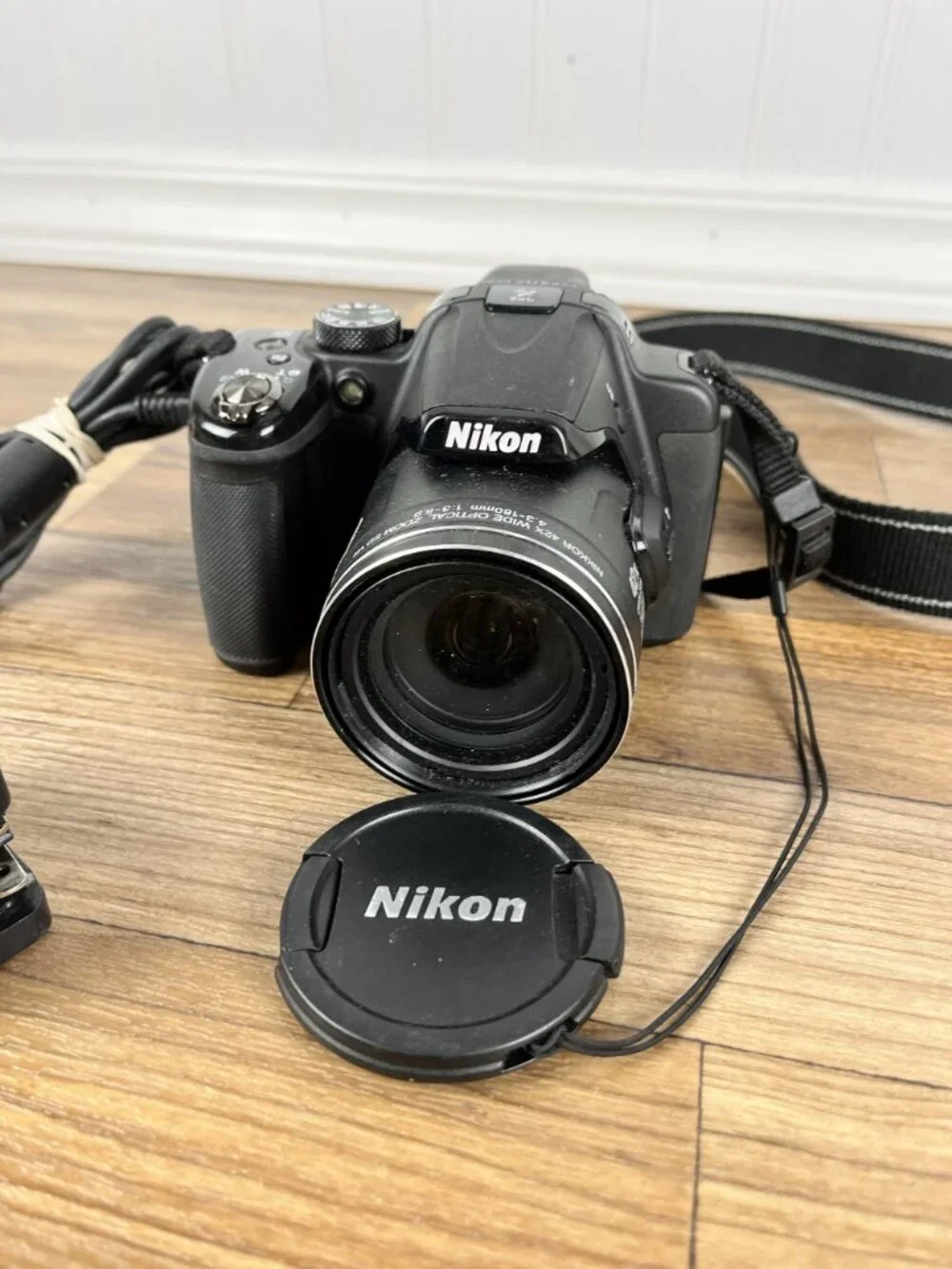 Nikon COOLPIX P520 18.1MP Digital Camera Black 42x Optical Zoom (PARTS AS IS)